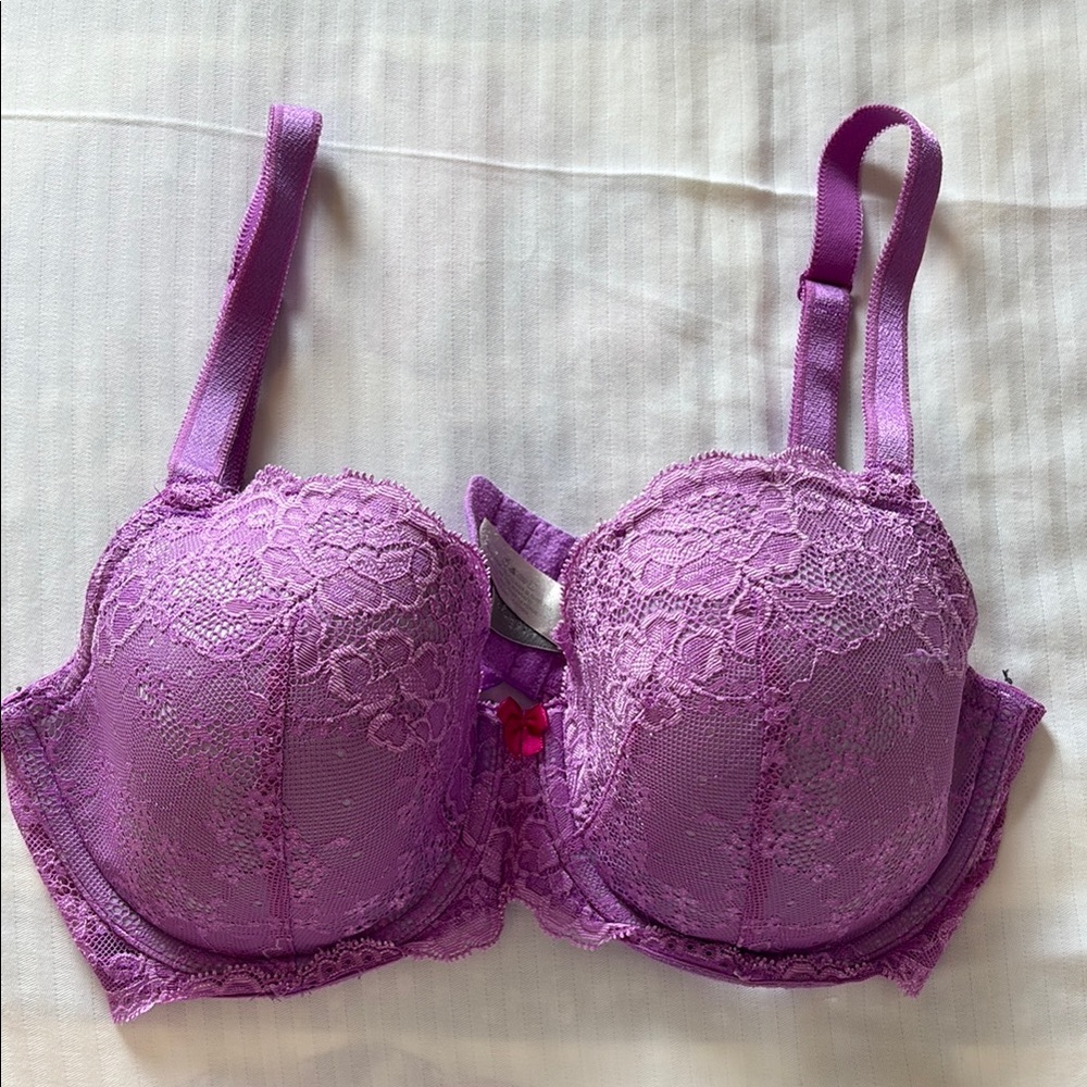 Victoria’s Secret, Purple Lace Bra Dream Angels Demi, 34DD / 34 E